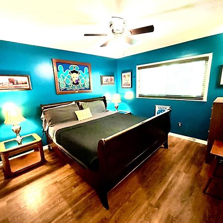 Family Friendly Downtown Home - Private Yard & Grill - Location, Location, Location! アセンズ エクステリア 写真